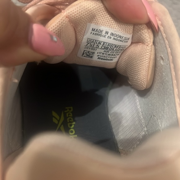 Peach 🍑 Reeboks - Picture 7 of 8